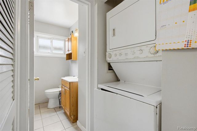 6579 N Highland Street, Dearborn Heights, MI 48127