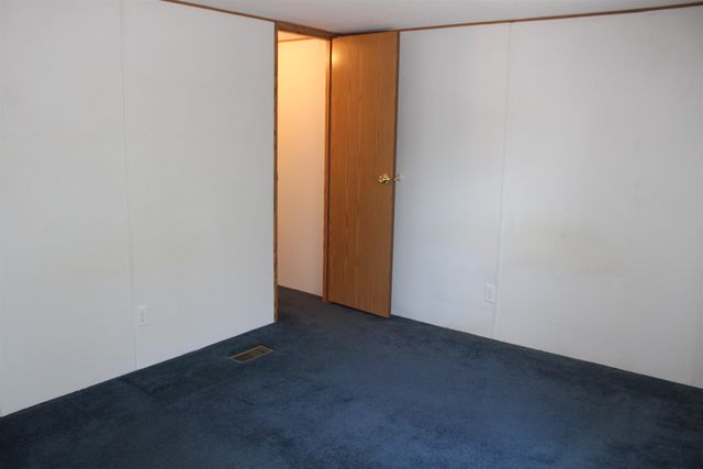 21 W Oregon Rd, Deer Park, WA 99006