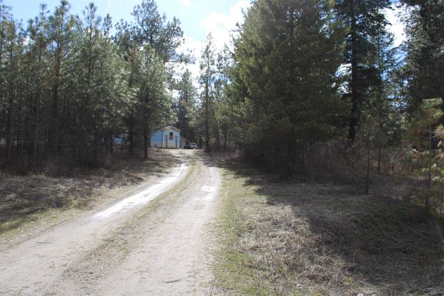 21 W Oregon Rd, Deer Park, WA 99006