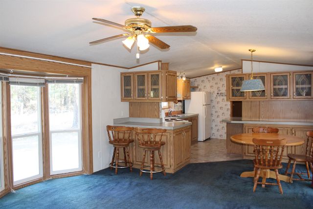 21 W Oregon Rd, Deer Park, WA 99006