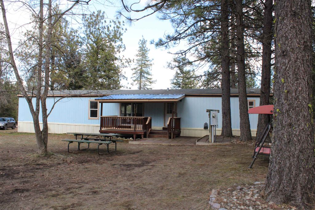 21 W Oregon Rd, Deer Park, WA 99006