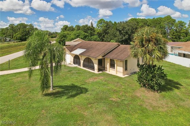 2807 E 8th ST, Lehigh Acres, FL 33972