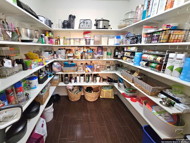 6323 Regency Ct, San Antonio, TX 78249