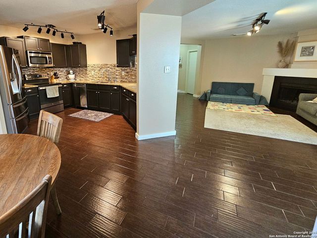 6323 Regency Ct, San Antonio, TX 78249