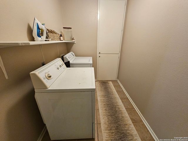 6323 Regency Ct, San Antonio, TX 78249