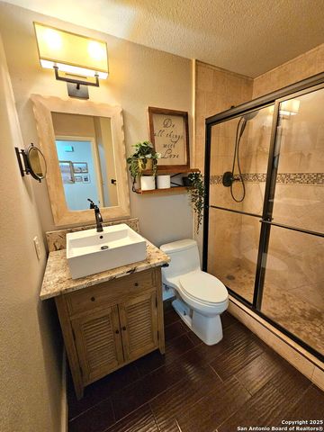 6323 Regency Ct, San Antonio, TX 78249