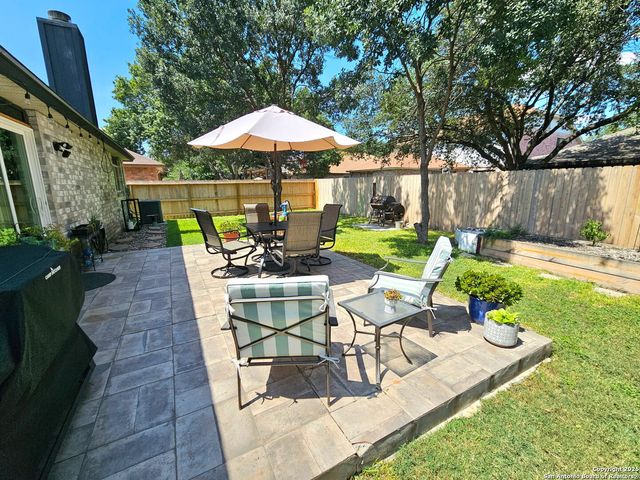 6323 Regency Ct, San Antonio, TX 78249