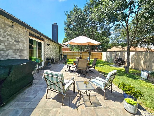 6323 Regency Ct, San Antonio, TX 78249