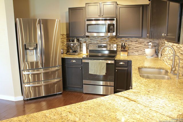 6323 Regency Ct, San Antonio, TX 78249