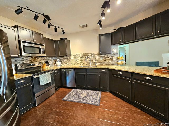 6323 Regency Ct, San Antonio, TX 78249