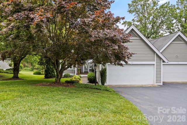 104 Overlook Drive, Flat Rock, NC 28731
