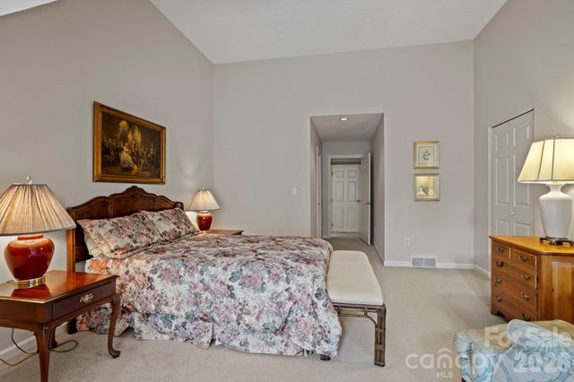 104 Overlook Drive, Flat Rock, NC 28731