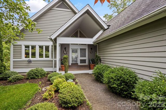 104 Overlook Drive, Flat Rock, NC 28731