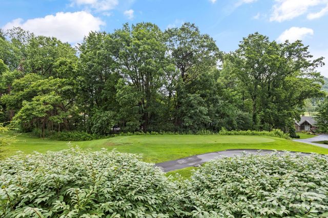 104 Overlook Drive, Flat Rock, NC 28731