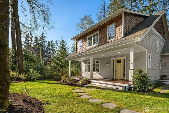 10060 NE Springwood Lane, Bainbridge Island, WA 98110