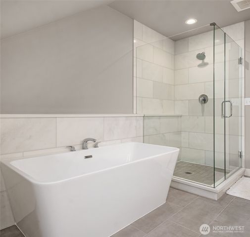10060 NE Springwood Lane, Bainbridge Island, WA 98110