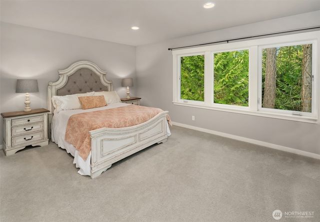 10060 NE Springwood Lane, Bainbridge Island, WA 98110