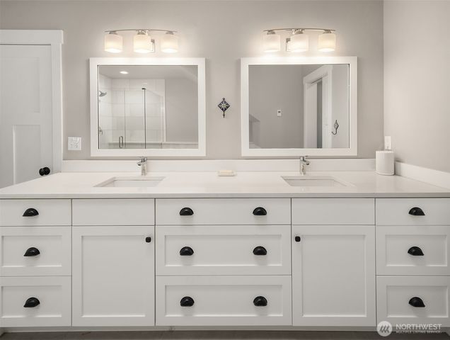 10060 NE Springwood Lane, Bainbridge Island, WA 98110