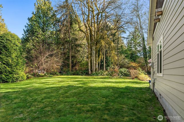 10060 NE Springwood Lane, Bainbridge Island, WA 98110