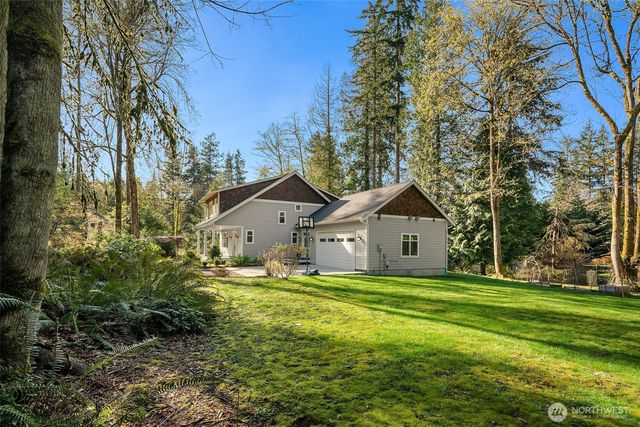 10060 NE Springwood Lane, Bainbridge Island, WA 98110
