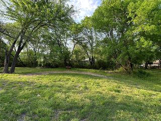 704 E 8th Street, Bonham, TX 75418