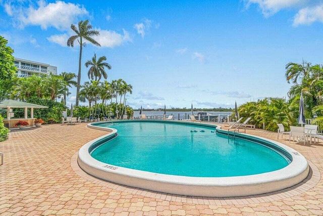 2505 S Ocean Boulevard 303, Palm Beach, FL 33480