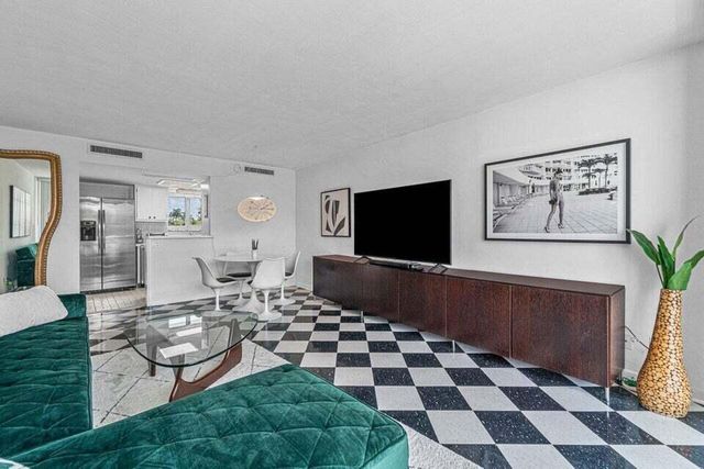 2505 S Ocean Boulevard 303, Palm Beach, FL 33480