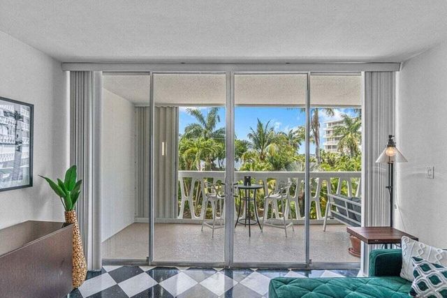 2505 S Ocean Boulevard 303, Palm Beach, FL 33480