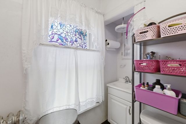 382 Pleasant St., Holyoke, MA 01040