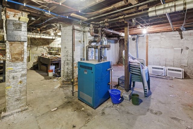 382 Pleasant St., Holyoke, MA 01040