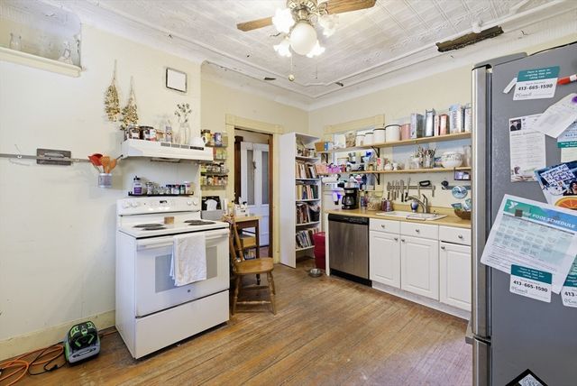 382 Pleasant St., Holyoke, MA 01040