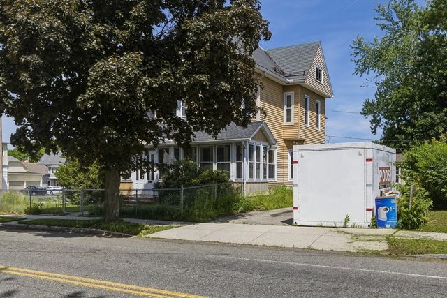 382 Pleasant St., Holyoke, MA 01040
