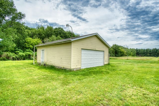 3100 20 Mile Road, Kent City, MI 49330