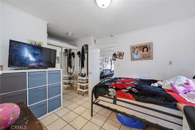 724 E 50th, Los Angeles, CA 90011
