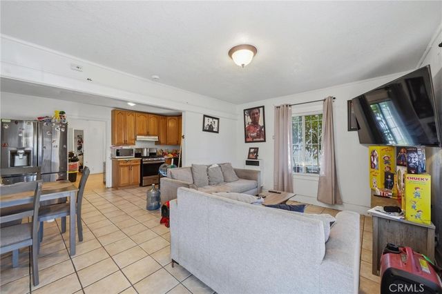 724 E 50th, Los Angeles, CA 90011