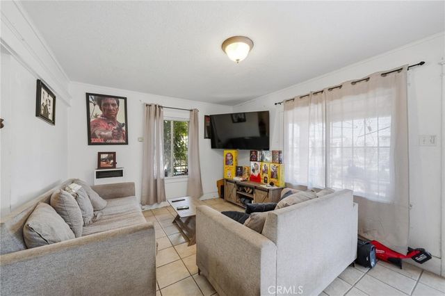 724 E 50th, Los Angeles, CA 90011