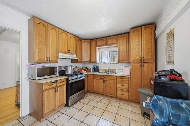 724 E 50th, Los Angeles, CA 90011