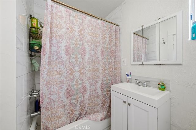 724 E 50th, Los Angeles, CA 90011