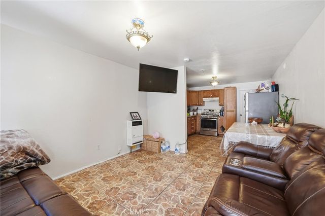 724 E 50th, Los Angeles, CA 90011
