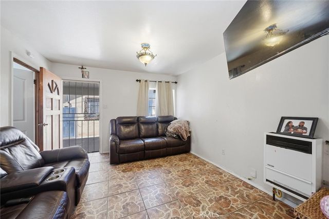 724 E 50th, Los Angeles, CA 90011