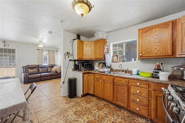 724 E 50th, Los Angeles, CA 90011