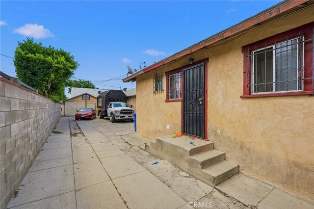 724 E 50th, Los Angeles, CA 90011