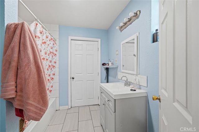 724 E 50th, Los Angeles, CA 90011