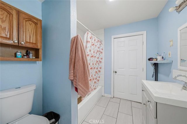 724 E 50th, Los Angeles, CA 90011