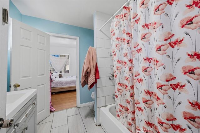 724 E 50th, Los Angeles, CA 90011