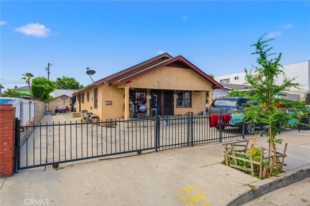 724 E 50th, Los Angeles, CA 90011