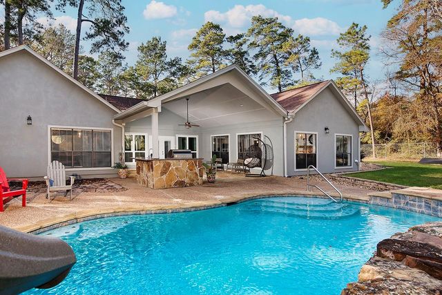 44 Lake Forest Circle, Conroe, TX 77384