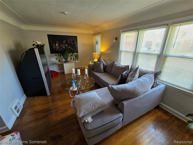 15860 Sorrento Street, Detroit, MI 48227