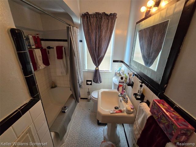 15860 Sorrento Street, Detroit, MI 48227