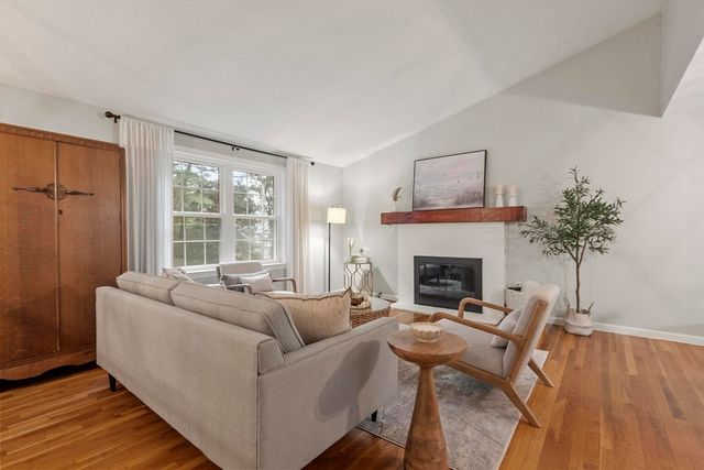 597 Old Dunstable Rd, Groton, MA 01450